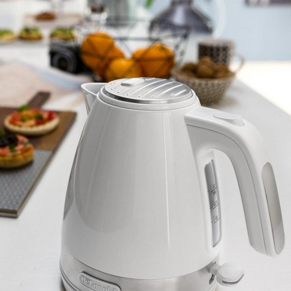 Електрочайник DeLonghi KBLA 2000 W Електрочайник DeLonghi KBLA 2000 W