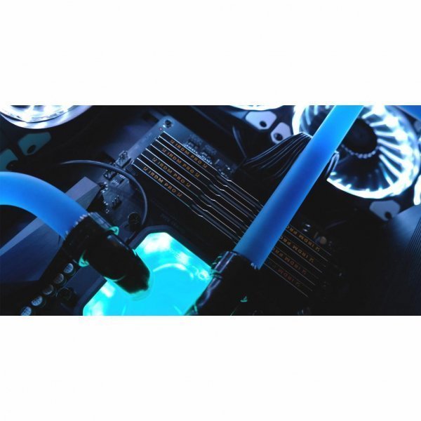 Модуль пам'яті до комп'ютера DDR4 8GB 4000 MHz Iridium Pro Black GOODRAM (IRP-4000D4V64L18S/8G)