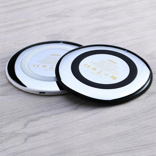 Зарядний пристрій Remax Flying Saucer Wireless Charger 5W, black (RP-W3-BLACK)