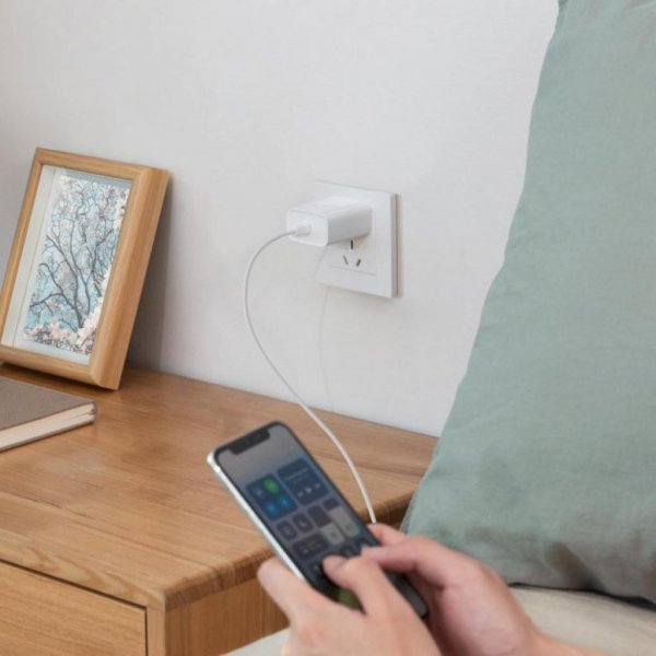 Зарядний пристрій Ugreen CD127 Type-C PD 30W Charger (White) (70161) Зарядний пристрій Ugreen CD127 Type-C PD 30W Charger (White) (70161)